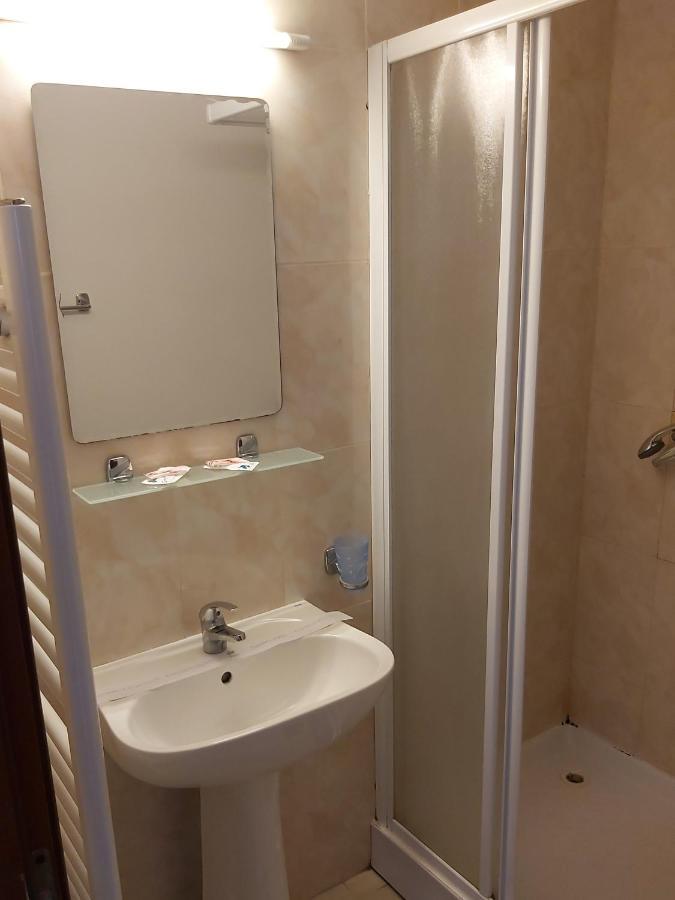 Hotel River Târgu Jiu Eksteriør bilde