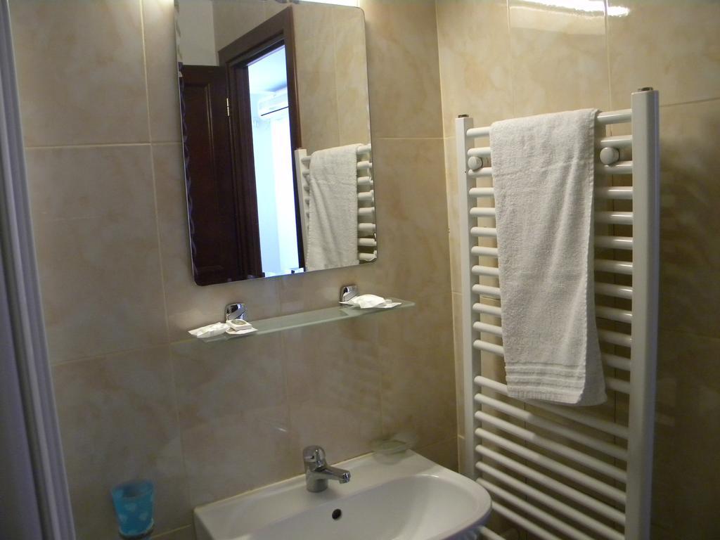Hotel River Târgu Jiu Rom bilde